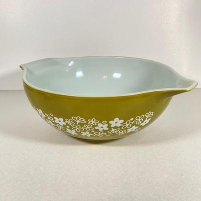 LOT 256: Four Vintage Cinderella Mixing Bowls - Spring Daisy Blossom, Autumn Harvest Wheat and Old Orchid