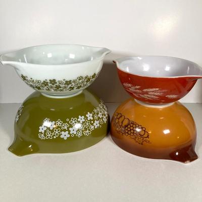 LOT 256: Four Vintage Cinderella Mixing Bowls - Spring Daisy Blossom, Autumn Harvest Wheat and Old Orchid