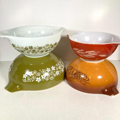 LOT 256: Four Vintage Cinderella Mixing Bowls - Spring Daisy Blossom, Autumn Harvest Wheat and Old Orchid