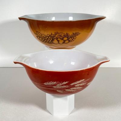 LOT 256: Four Vintage Cinderella Mixing Bowls - Spring Daisy Blossom, Autumn Harvest Wheat and Old Orchid