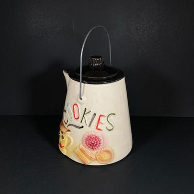 LOT 258: Vintage McCoy Tea / Coffee Pot Cookie Jar with Wire Handle