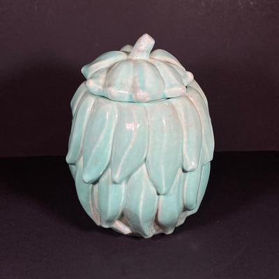 LOT 259: Vintage Redwing Banana Cookie Jar