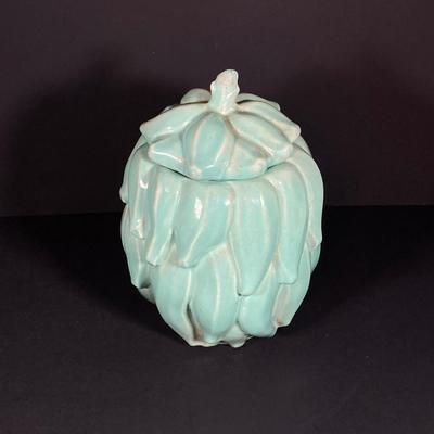 LOT 259: Vintage Redwing Banana Cookie Jar