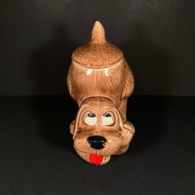 LOT 263: Vintage McCoy USA 0272 Thinking Hound Dog Cookie Jar