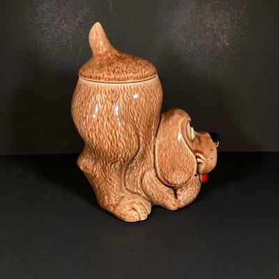 LOT 263: Vintage McCoy USA 0272 Thinking Hound Dog Cookie Jar
