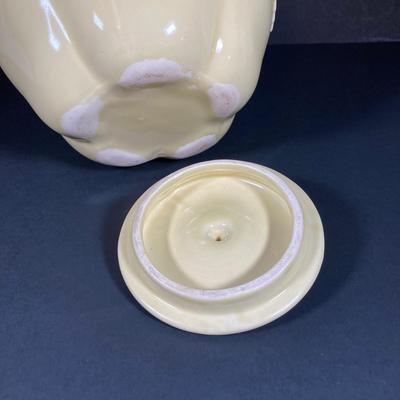 LOT 265: Vintage Apple Cookie Jar