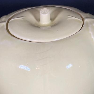 LOT 265: Vintage Apple Cookie Jar