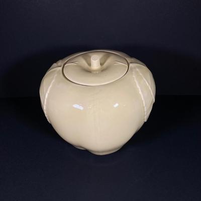 LOT 265: Vintage Apple Cookie Jar