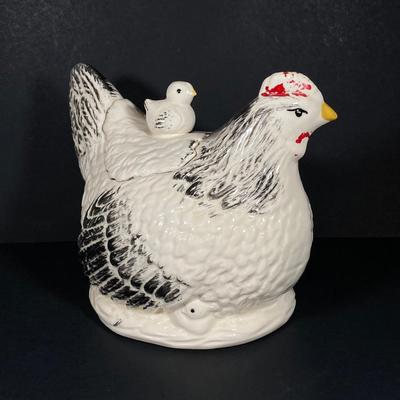 LOT 268: Vintage Morton Pottery Hen with Baby Chick Cookie Jar