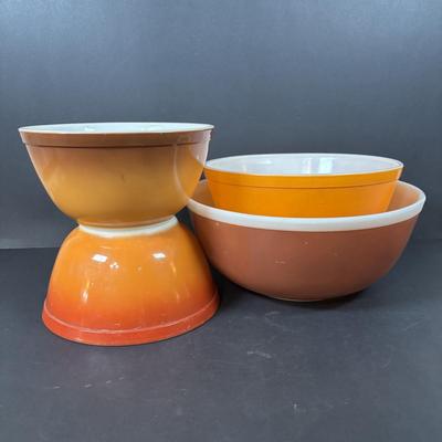 LOT 271: Vintage Pyrex Mixing Bowls: Old Orchard, Americana, Daisy Citrus & Flame Glo