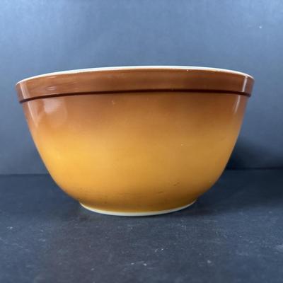 LOT 271: Vintage Pyrex Mixing Bowls: Old Orchard, Americana, Daisy Citrus & Flame Glo