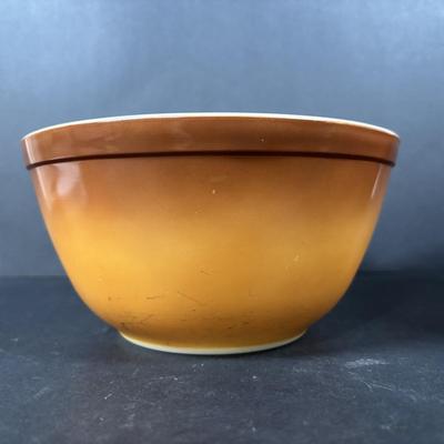 LOT 271: Vintage Pyrex Mixing Bowls: Old Orchard, Americana, Daisy Citrus & Flame Glo