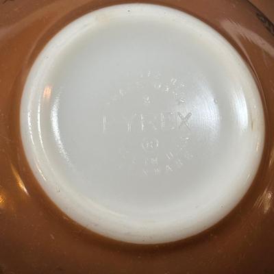 LOT 272: Pyrex Early American Cinderella Mixing Bowls - Set of 3
