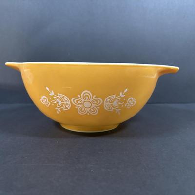 LOT 274: Pyrex Cinderella Mixing Bowls: Gooseberry, Butterprint, Butterfly Gold & Colonial Mist