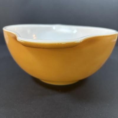 LOT 274: Pyrex Cinderella Mixing Bowls: Gooseberry, Butterprint, Butterfly Gold & Colonial Mist