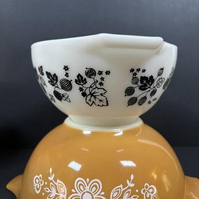 LOT 274: Pyrex Cinderella Mixing Bowls: Gooseberry, Butterprint, Butterfly Gold & Colonial Mist