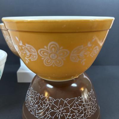 LOT 275: Pyrex Mixing Bowls: Butterfly Gold, Butterprint, Woodland Brown & Early American