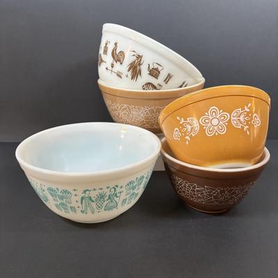 LOT 275: Pyrex Mixing Bowls: Butterfly Gold, Butterprint, Woodland Brown & Early American