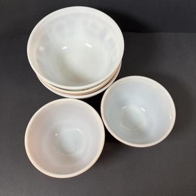 LOT 275: Pyrex Mixing Bowls: Butterfly Gold, Butterprint, Woodland Brown & Early American