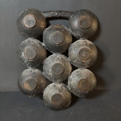 LOT 277: Cast Iron Bakeware: Muffins, Corn Bread, Small Cakes
