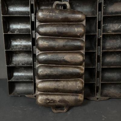 LOT 277: Cast Iron Bakeware: Muffins, Corn Bread, Small Cakes