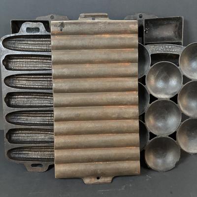 LOT 277: Cast Iron Bakeware: Muffins, Corn Bread, Small Cakes
