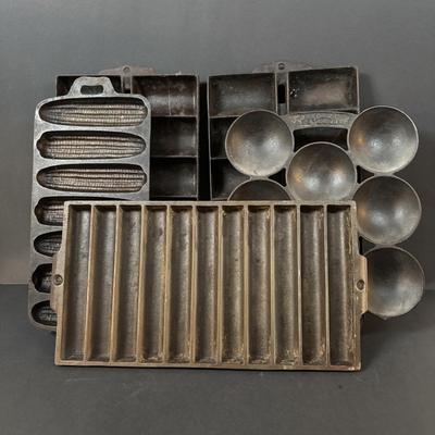 LOT 277: Cast Iron Bakeware: Muffins, Corn Bread, Small Cakes