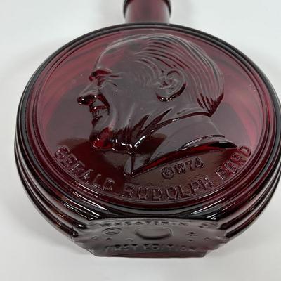 LOT 279: Vintage Wheaton Decanters/Bottles including a "Religious" Plate w/Iridescent Finish, George Washington Salt/Pepper...