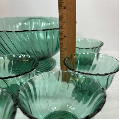 LOT 283: Vintage Utramarine Glassware w/a More Greenish Tint