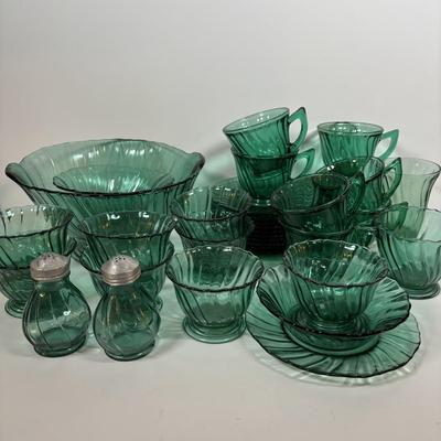 LOT 283: Vintage Utramarine Glassware w/a More Greenish Tint