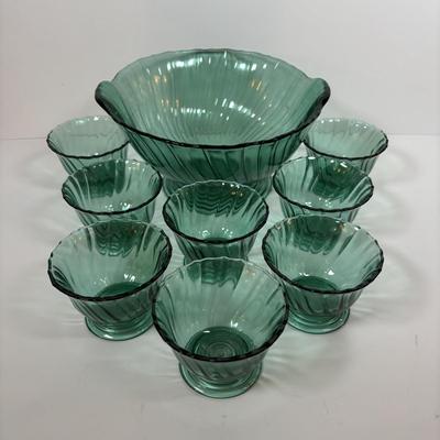 LOT 283: Vintage Utramarine Glassware w/a More Greenish Tint