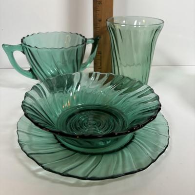 LOT 283: Vintage Utramarine Glassware w/a More Greenish Tint