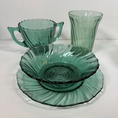 LOT 283: Vintage Utramarine Glassware w/a More Greenish Tint