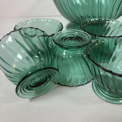 LOT 283: Vintage Utramarine Glassware w/a More Greenish Tint