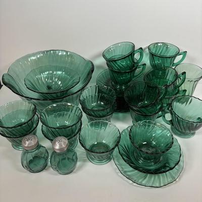 LOT 283: Vintage Utramarine Glassware w/a More Greenish Tint