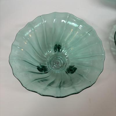LOT 283: Vintage Utramarine Glassware w/a More Greenish Tint