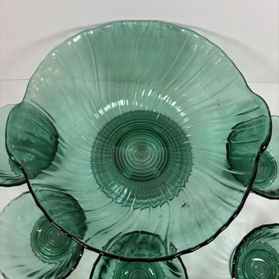 LOT 283: Vintage Utramarine Glassware w/a More Greenish Tint