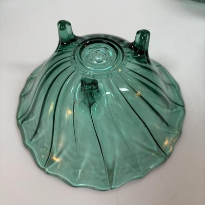 LOT 283: Vintage Utramarine Glassware w/a More Greenish Tint