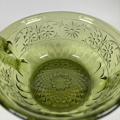 LOT 285: Vintage Colonial Green Hobnail Trumpet Vase and Avocado Green Glassware