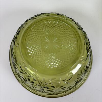 LOT 285: Vintage Colonial Green Hobnail Trumpet Vase and Avocado Green Glassware