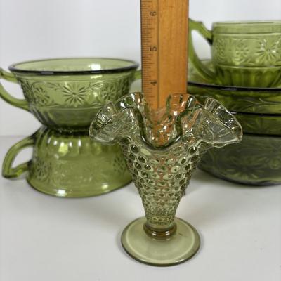 LOT 285: Vintage Colonial Green Hobnail Trumpet Vase and Avocado Green Glassware