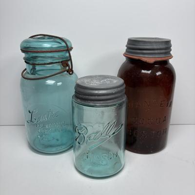 LOT 297: Vintage Wan Eta Amber Glass Mason Jar with Zinc Lid Cocoa Jar - Boston, Lustre-R.E. Tongue & Bros. Co., Phila. Mason Jar,...