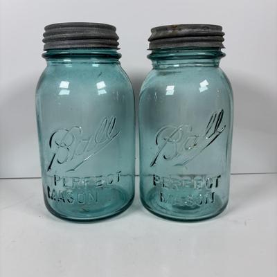LOT 316: Collection of Five Vintage Canning Jars