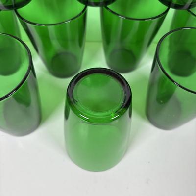 LOT 320: Forest Green Collection: Pitcher, Glasses & Waffle Pattern Serving/Cake Platter