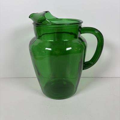 LOT 320: Forest Green Collection: Pitcher, Glasses & Waffle Pattern Serving/Cake Platter