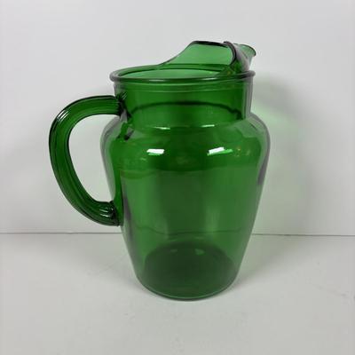 LOT 320: Forest Green Collection: Pitcher, Glasses & Waffle Pattern Serving/Cake Platter