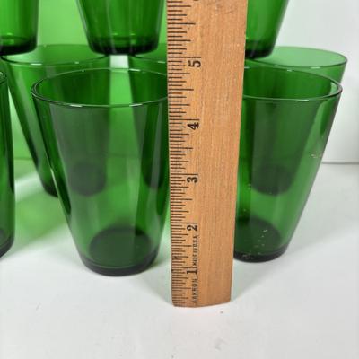LOT 320: Forest Green Collection: Pitcher, Glasses & Waffle Pattern Serving/Cake Platter