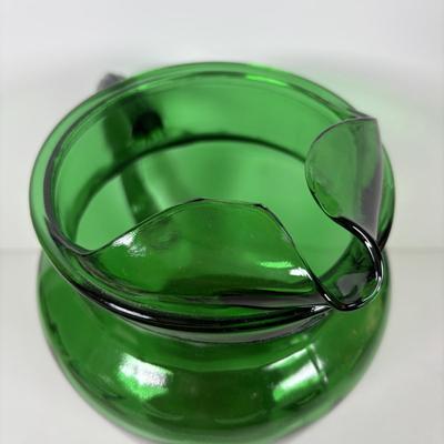 LOT 320: Forest Green Collection: Pitcher, Glasses & Waffle Pattern Serving/Cake Platter