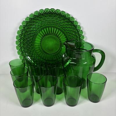 LOT 320: Forest Green Collection: Pitcher, Glasses & Waffle Pattern Serving/Cake Platter