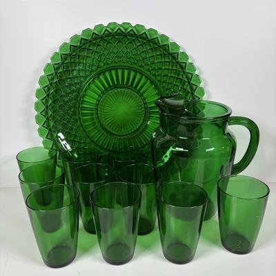 LOT 320: Forest Green Collection: Pitcher, Glasses & Waffle Pattern Serving/Cake Platter